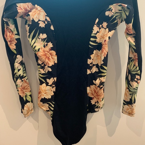 Ripcurl Rashie - Picture 2 of 2